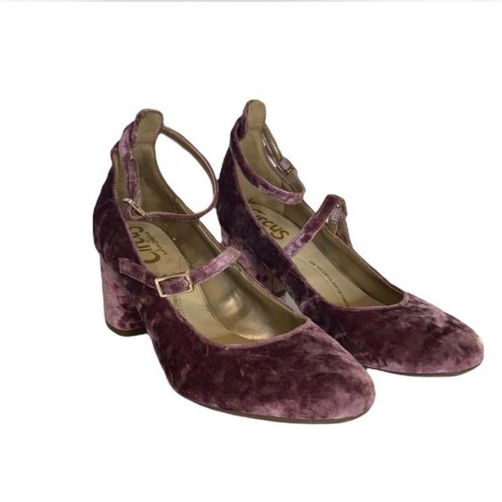 Chic Velvet Mary Jane Pumps